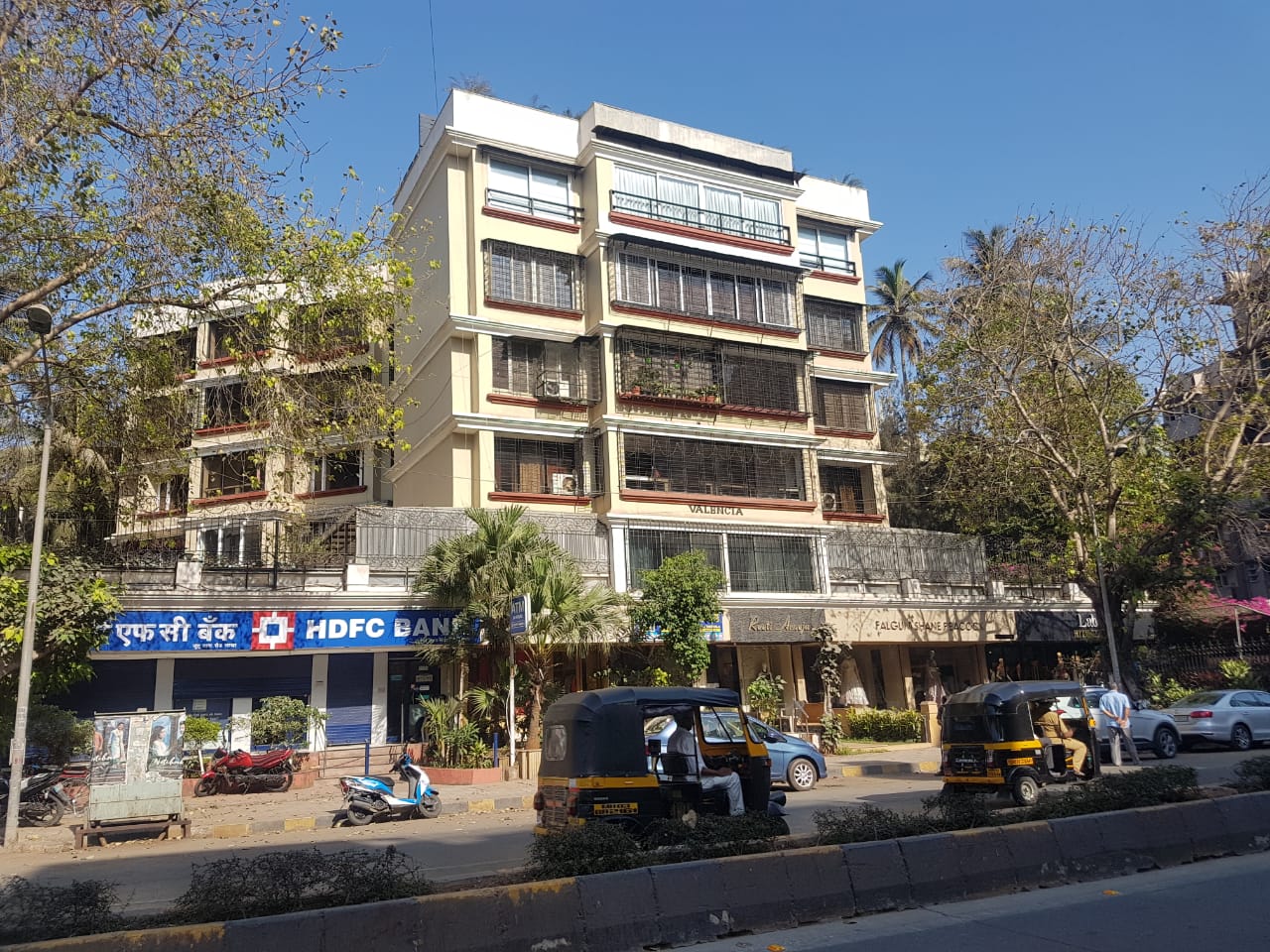 Building - Valencia, Juhu